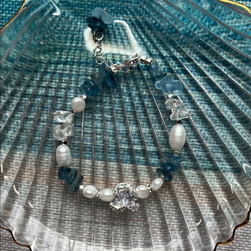 M209 Freshwater Pearl Aquamarine Crystal Gem Stone Blue and Silver Bracelet